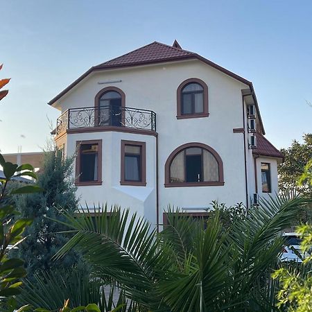 Villa Mariana Batumi Exterior photo