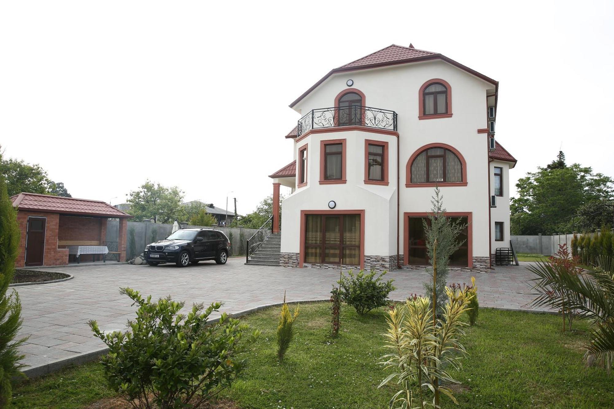 Villa Mariana Batumi Exterior photo