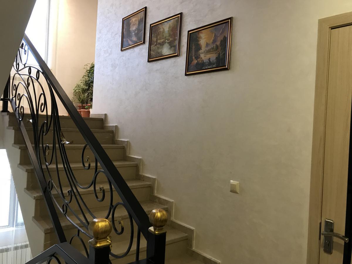 Villa Mariana Batumi Exterior photo